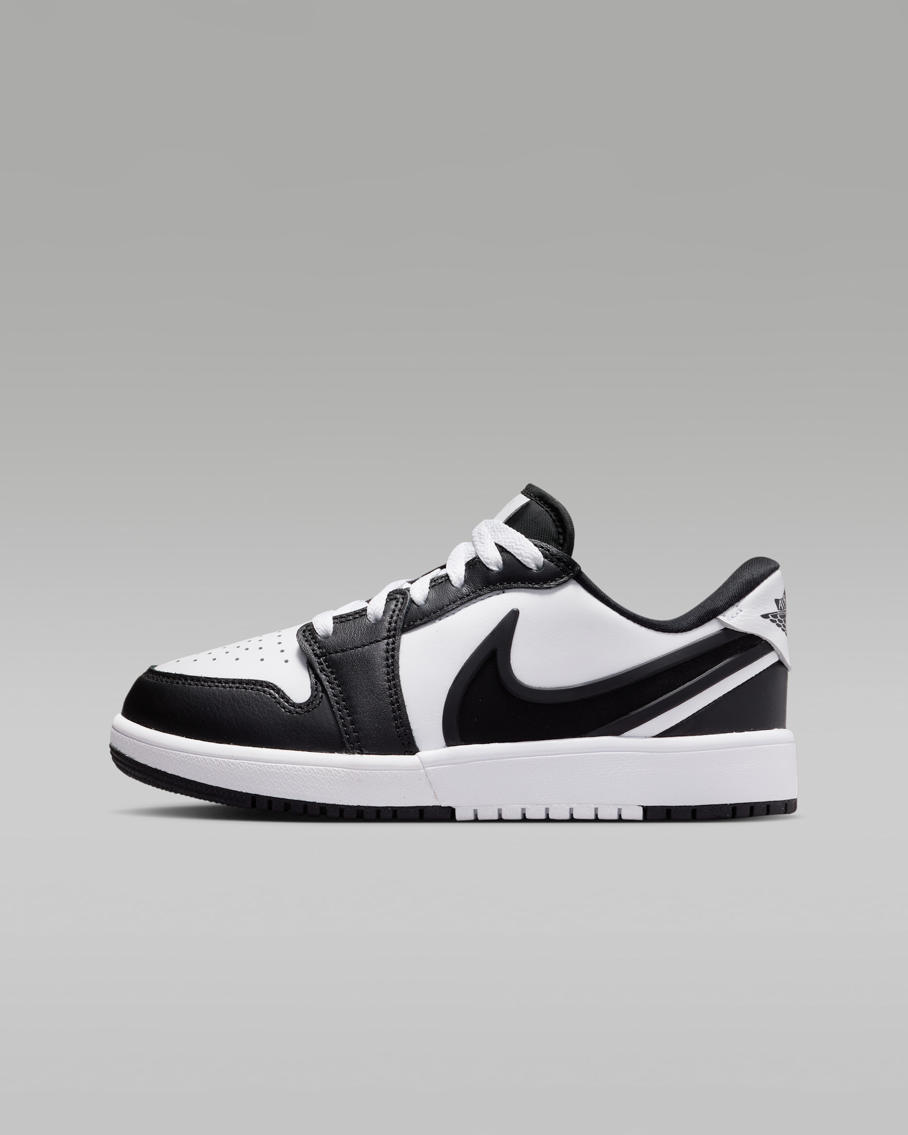 NIKE公式】ジョーダン 1 LOW RM ジュニアシューズ.オンラインストア